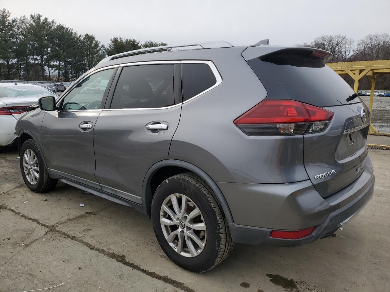 KNMAT2MV5JP589228 NISSAN ROGUE 2018