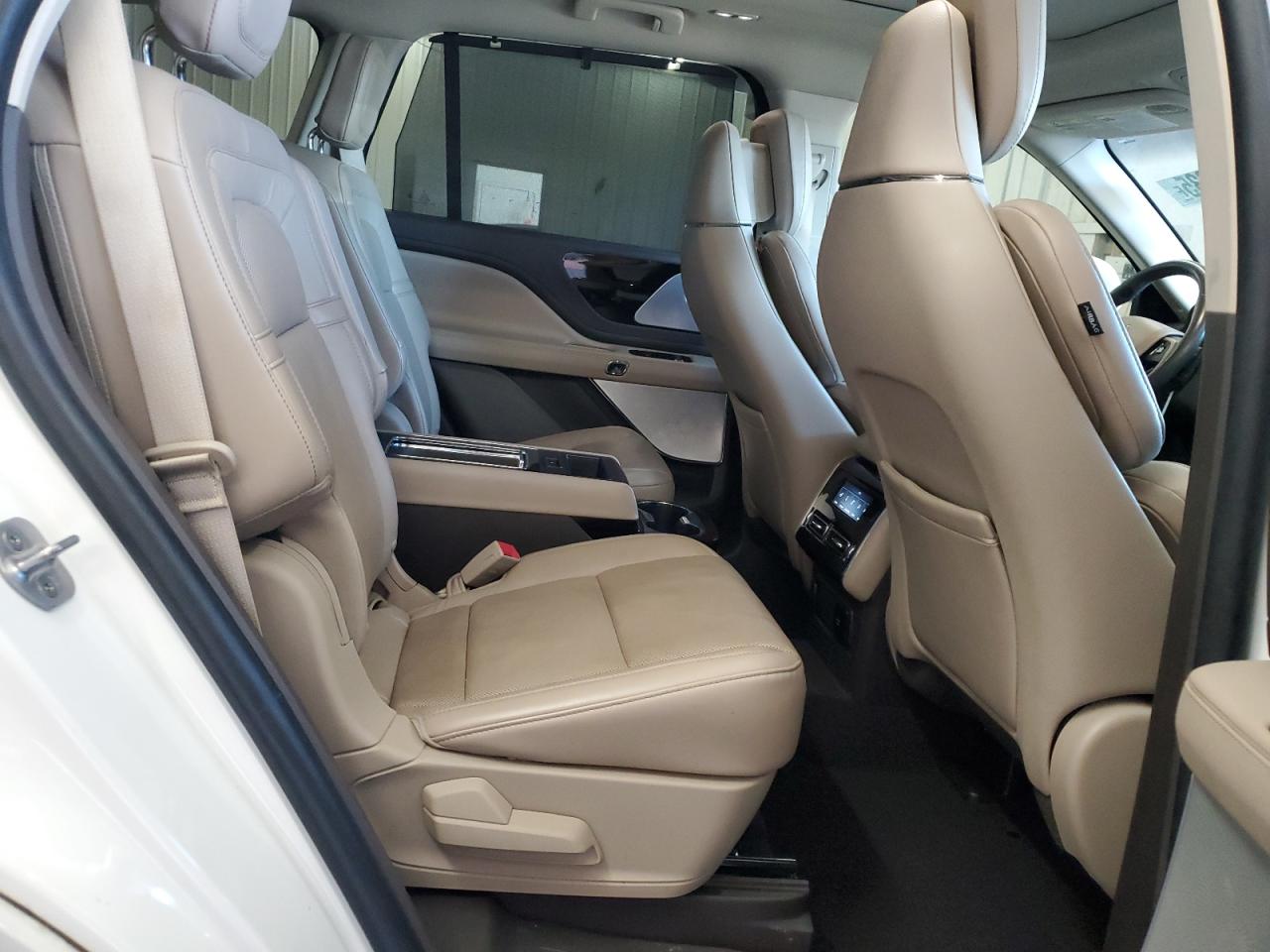 2021 Lincoln Aviator - Image 11