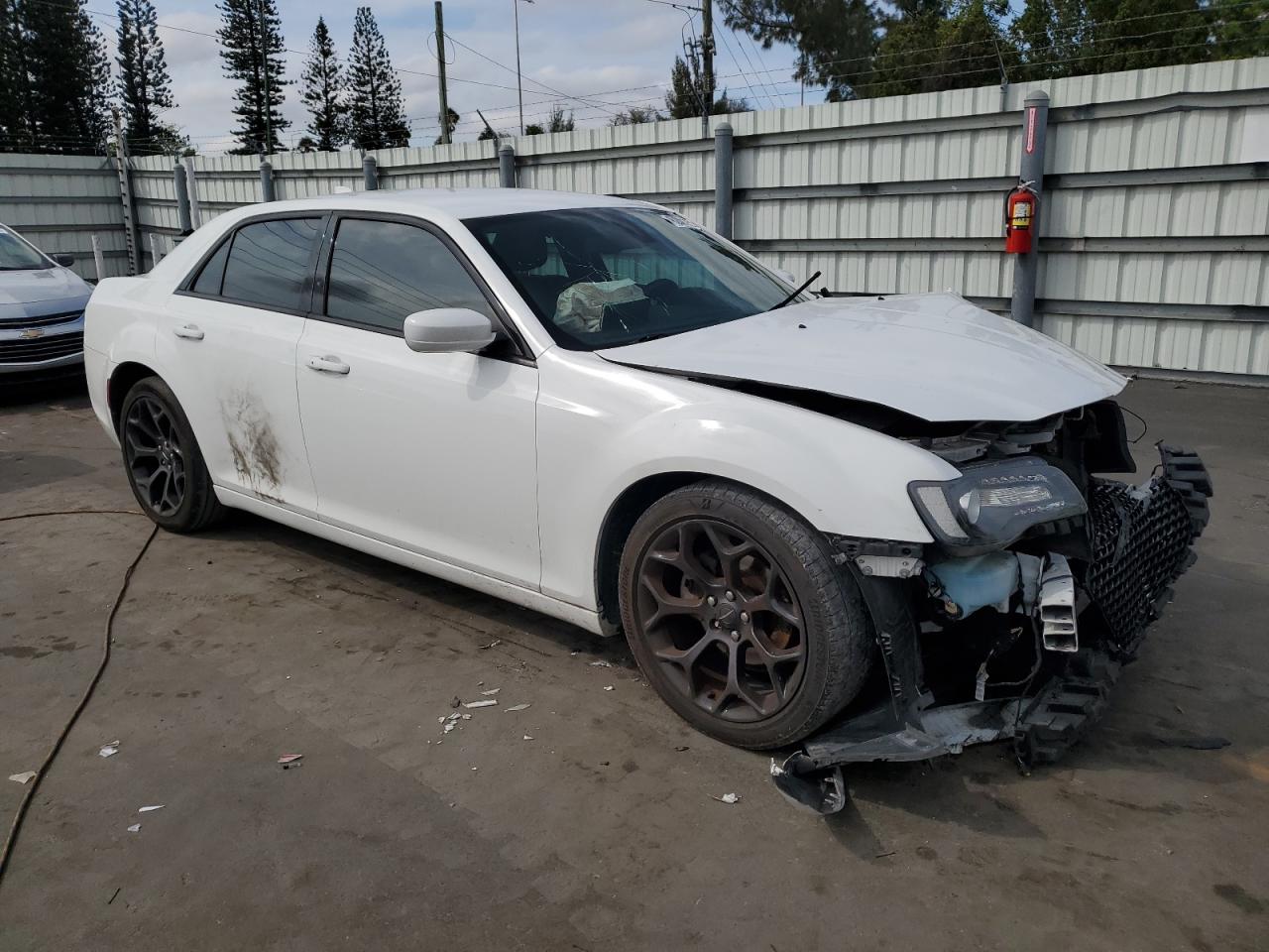 2019 Chrysler 300 - Image 4