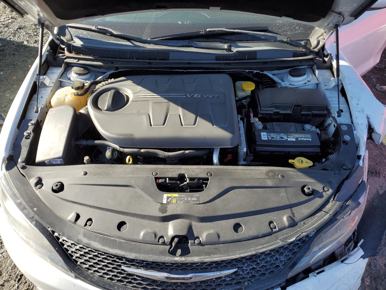 2015 Chrysler 200 - Image 12