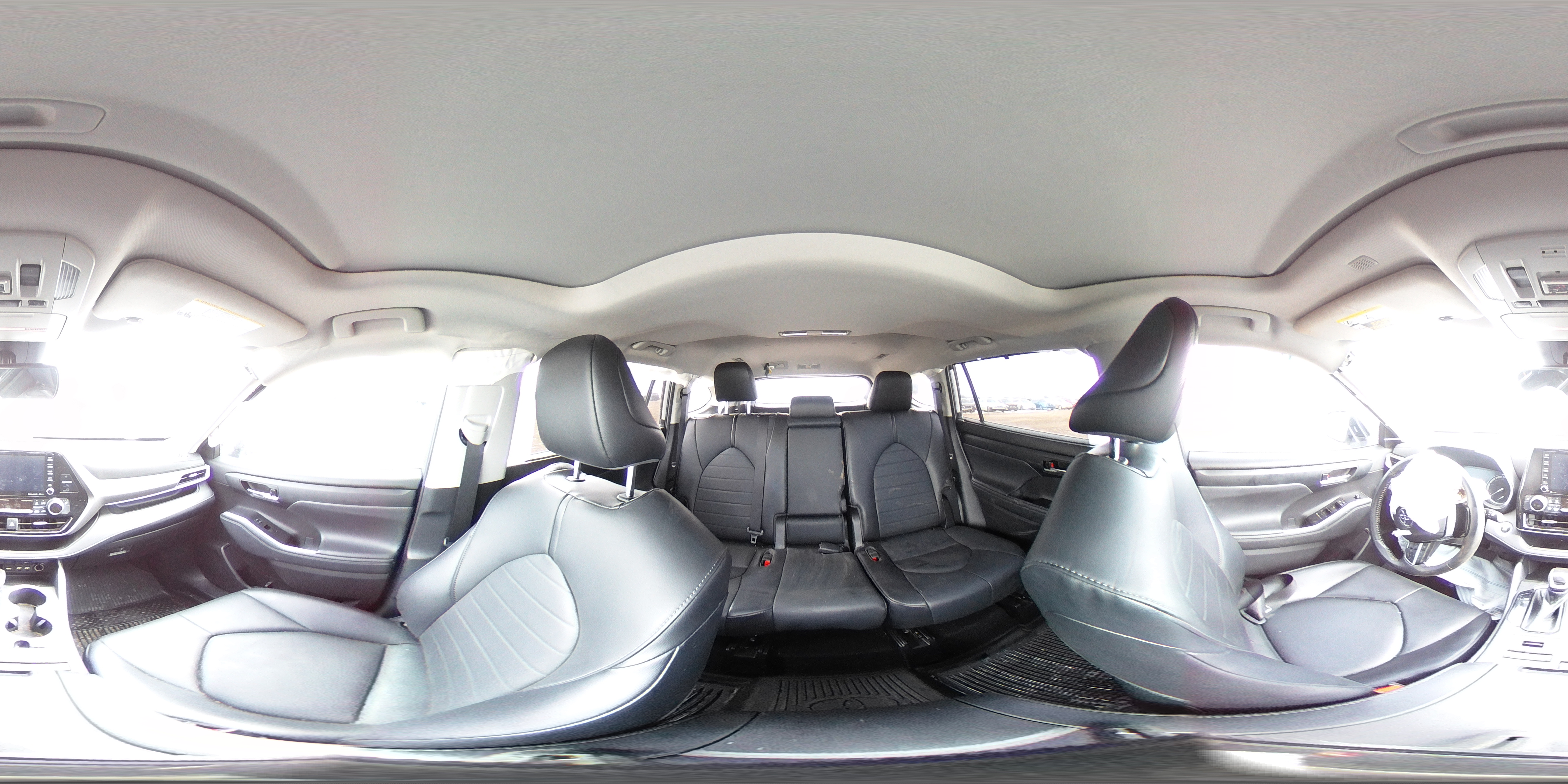 2021 Toyota Highlander - Image 13
