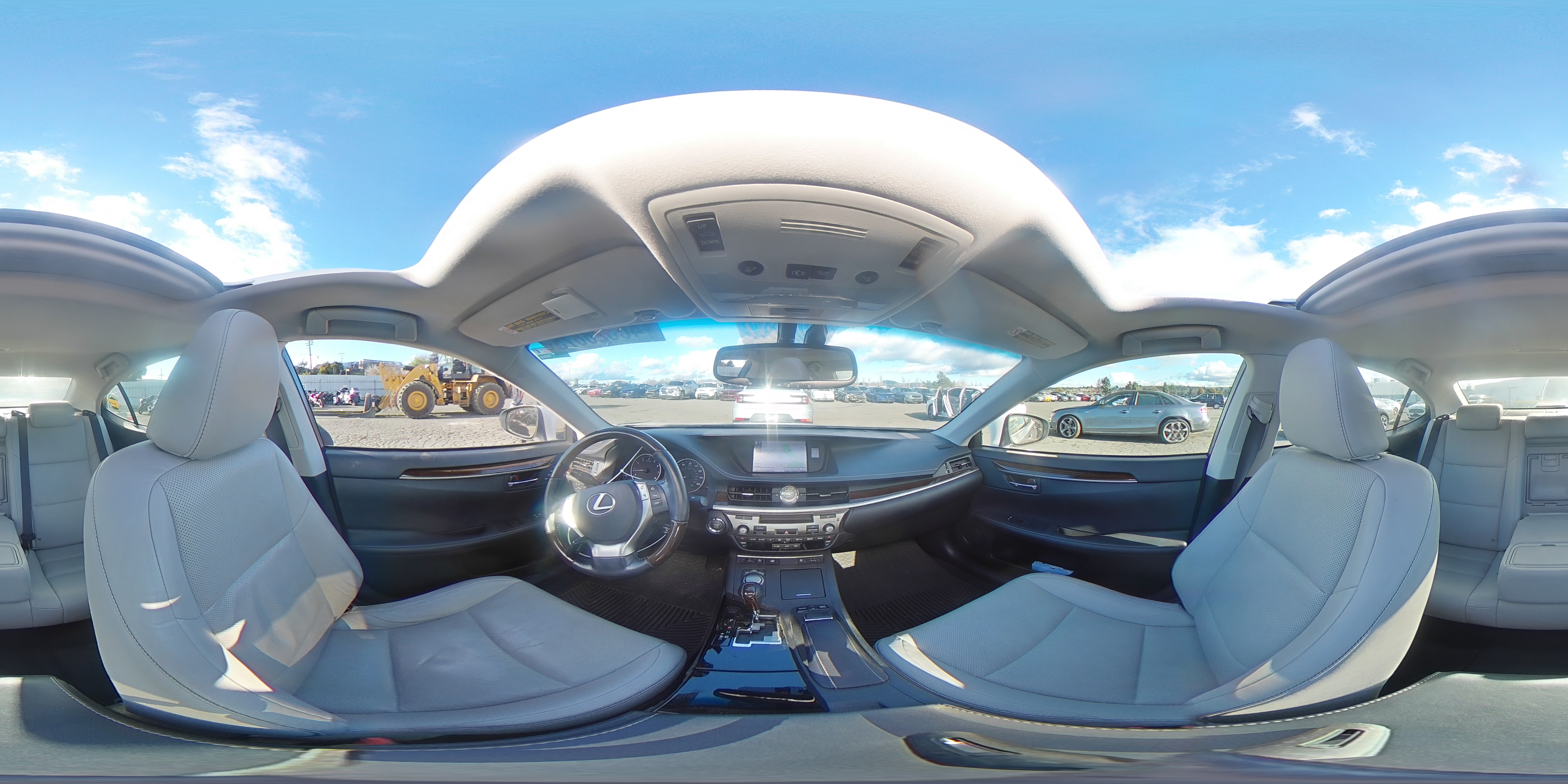 2013 Lexus ES - Image 13
