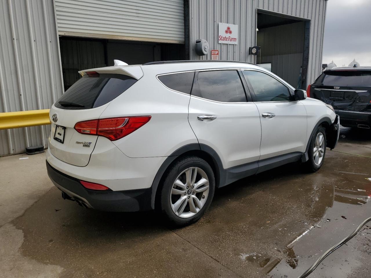 2015 Hyundai Santa Fe - Image 3