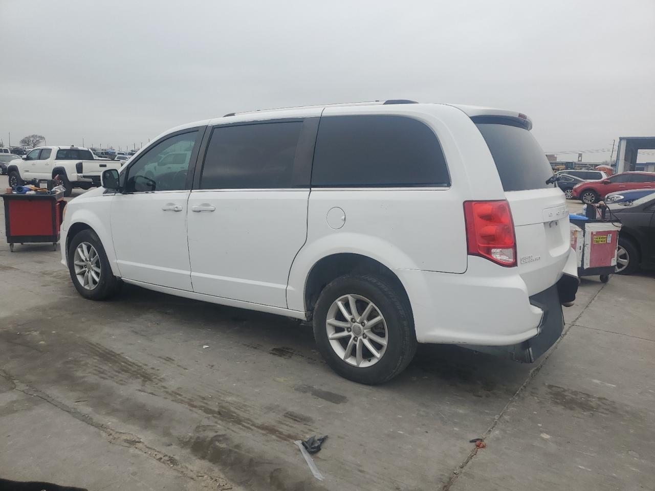 2018 Dodge Caravan - Image 2