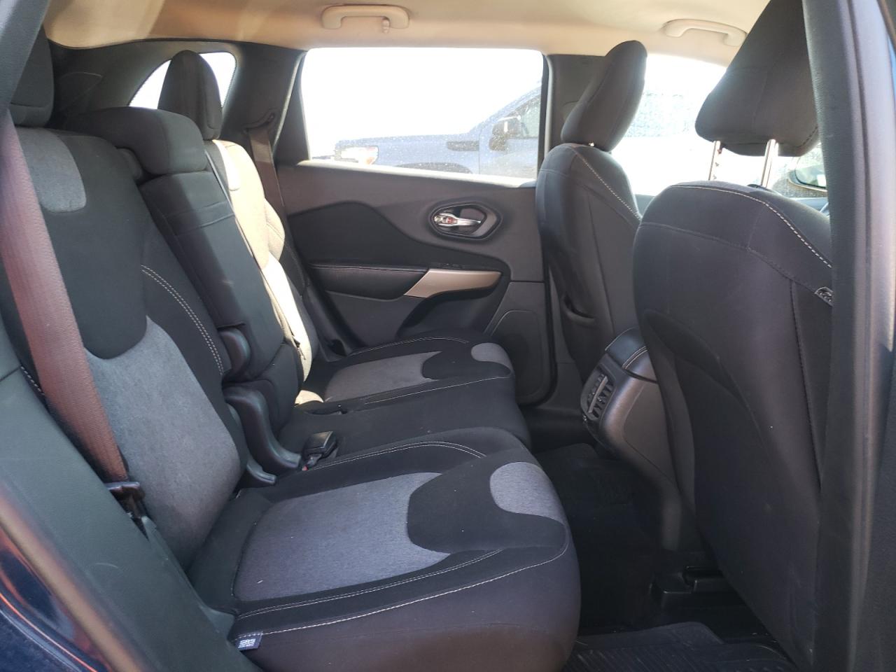 2018 Jeep Grand Cherokee - Image 11