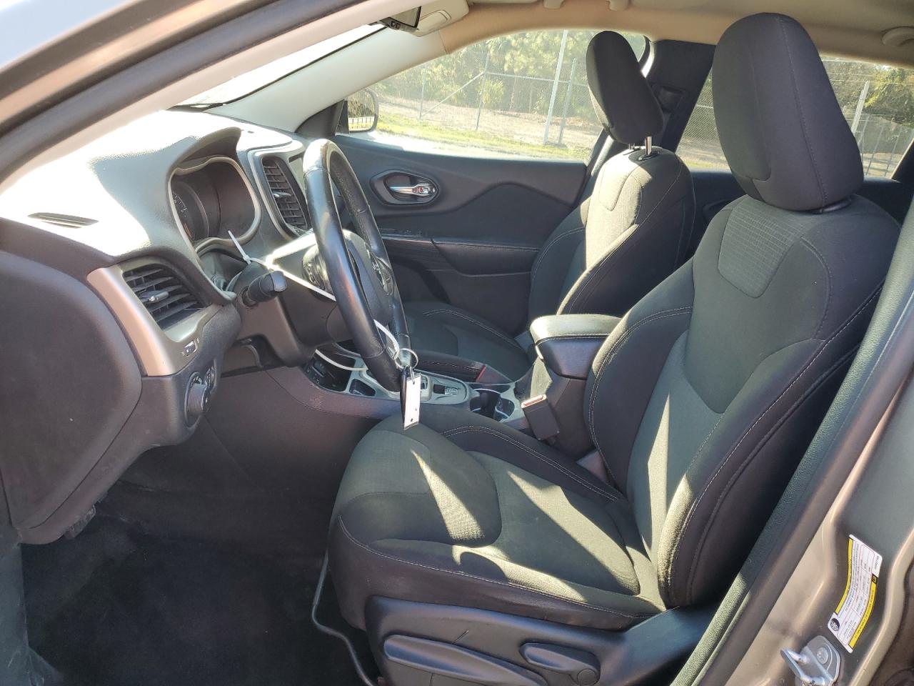 2017 Jeep Grand Cherokee - Image 7