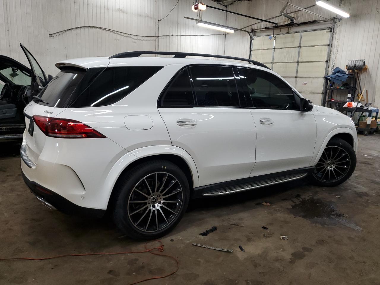 2021 Mercedes-Benz GLE - Image 3