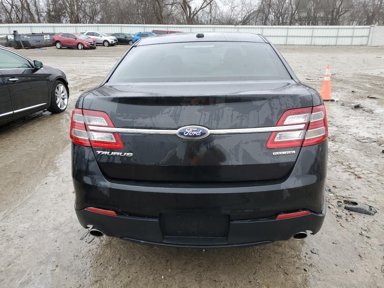 2013 Ford Taurus - Image 6