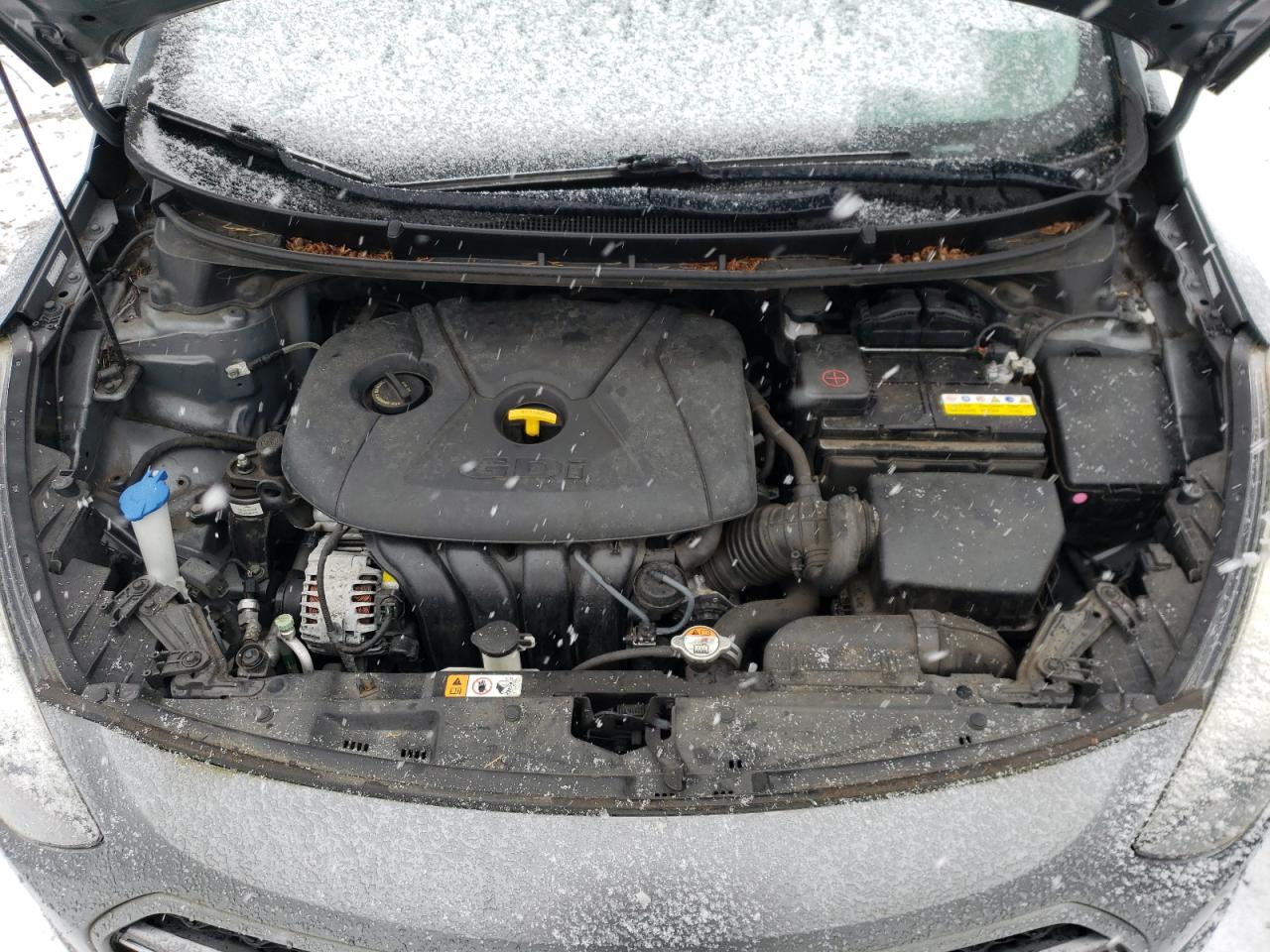 2016 Hyundai Elantra - Image 11