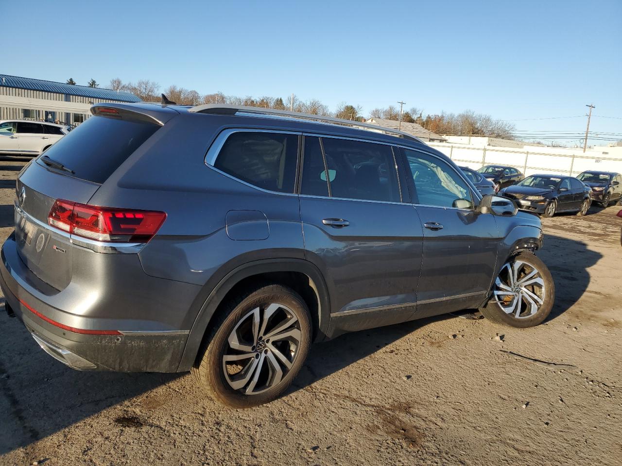 2021 Volkswagen Atlas - Image 3
