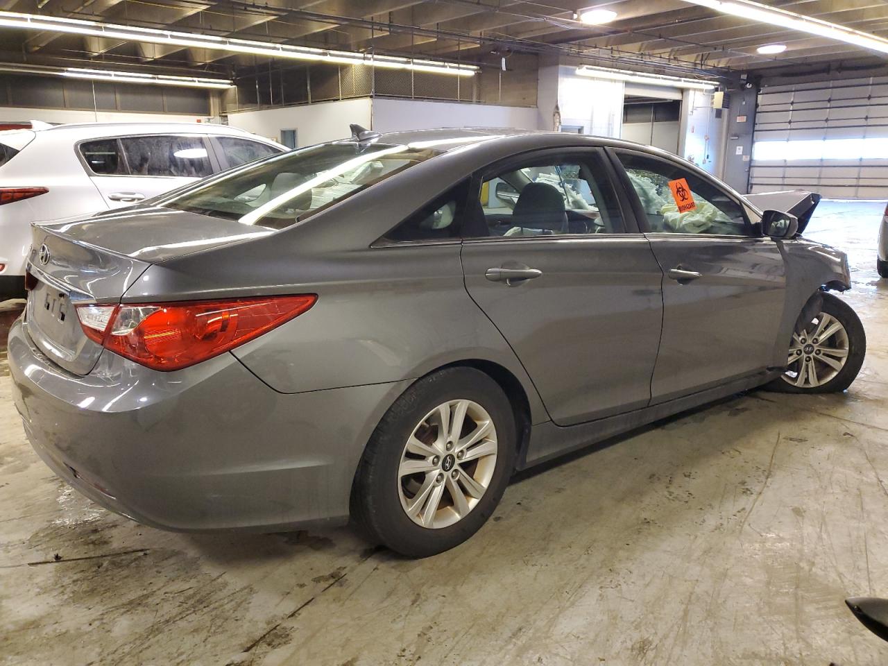 2011 Hyundai Sonata - Image 3