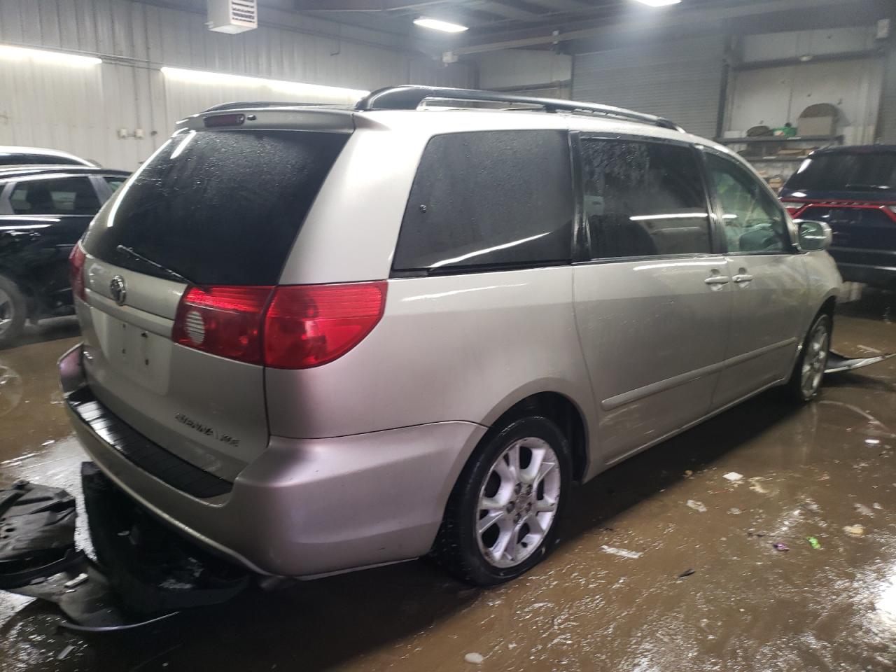 2006 Toyota Sienna - Image 3