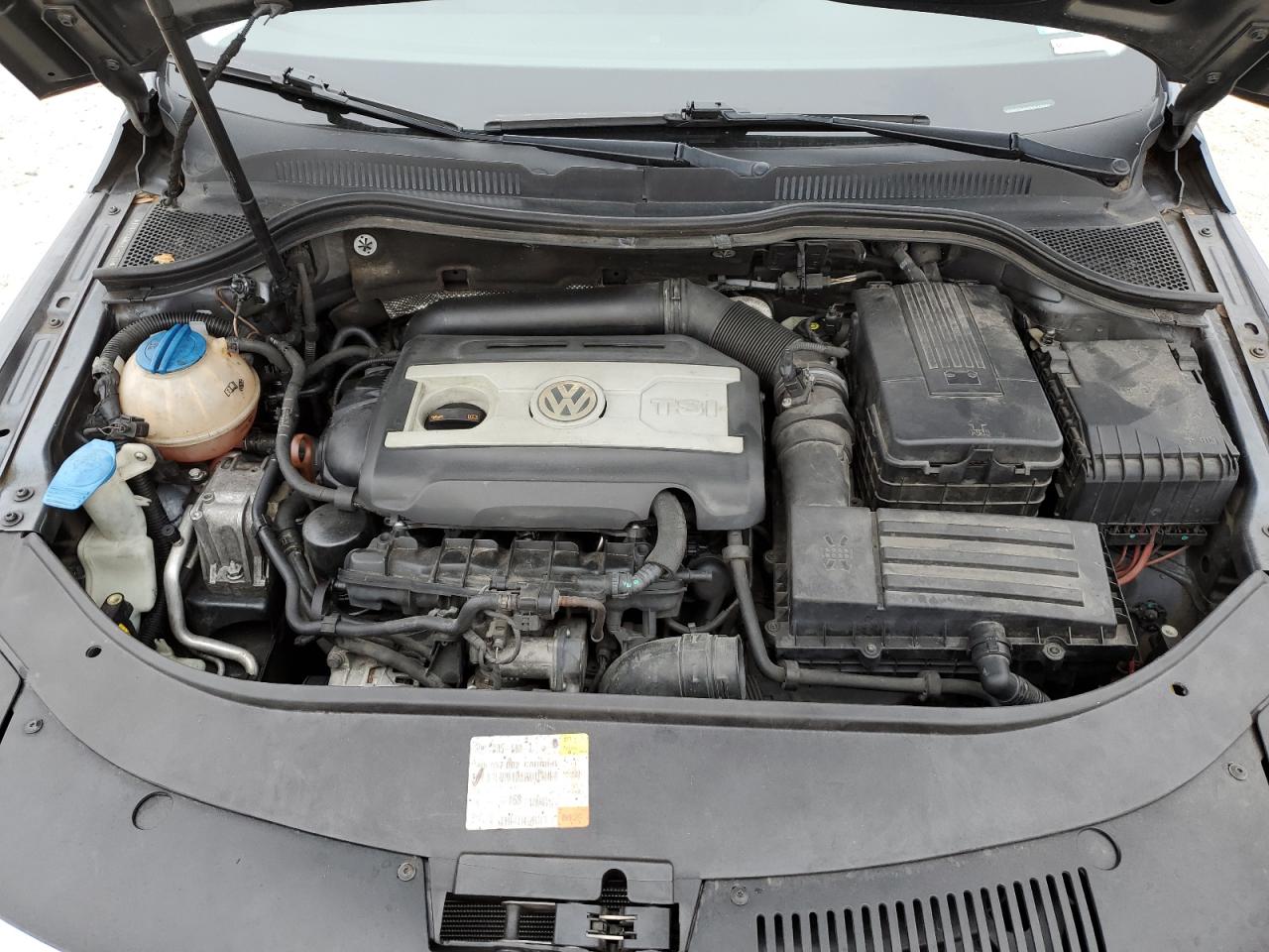 2013 Volkswagen Passat CC - Image 11