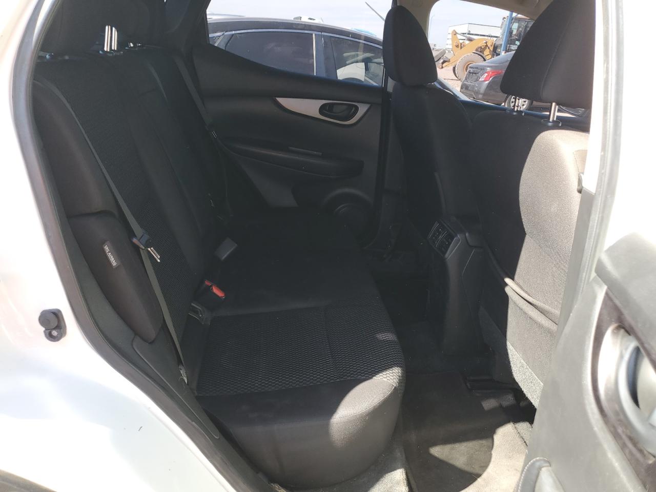 2021 Nissan Rogue - Image 10