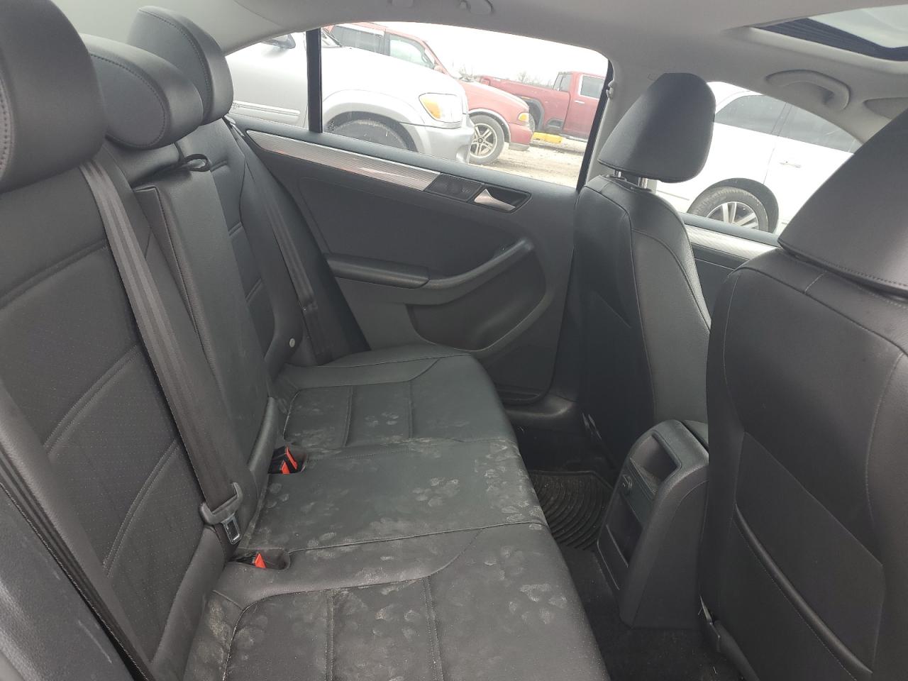 2017 Volkswagen Jetta - Image 10