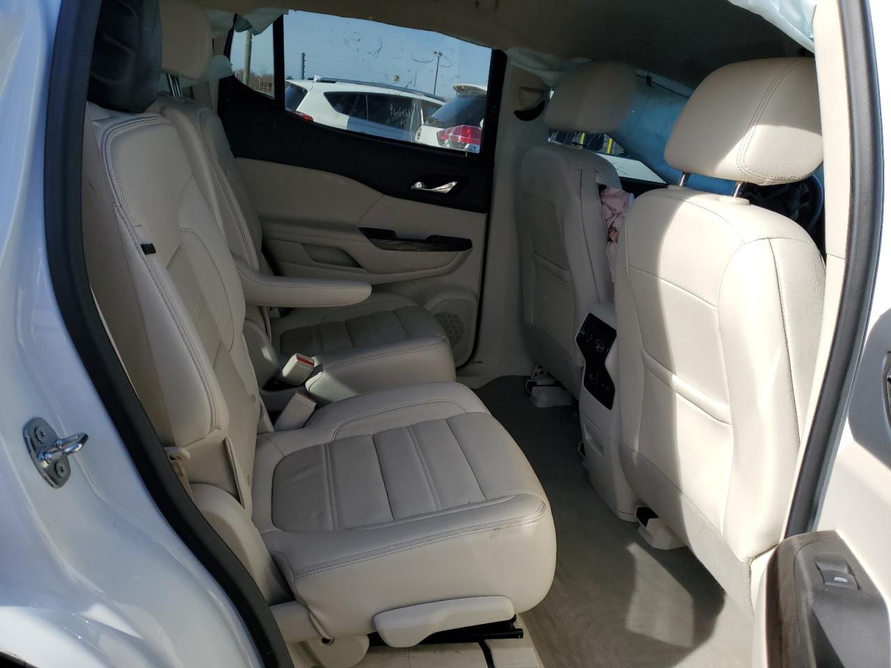 2020 GMC Acadia - Image 11