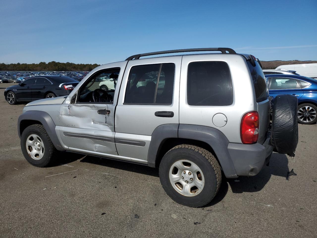 2004 Jeep Liberty (North America) - Image 2