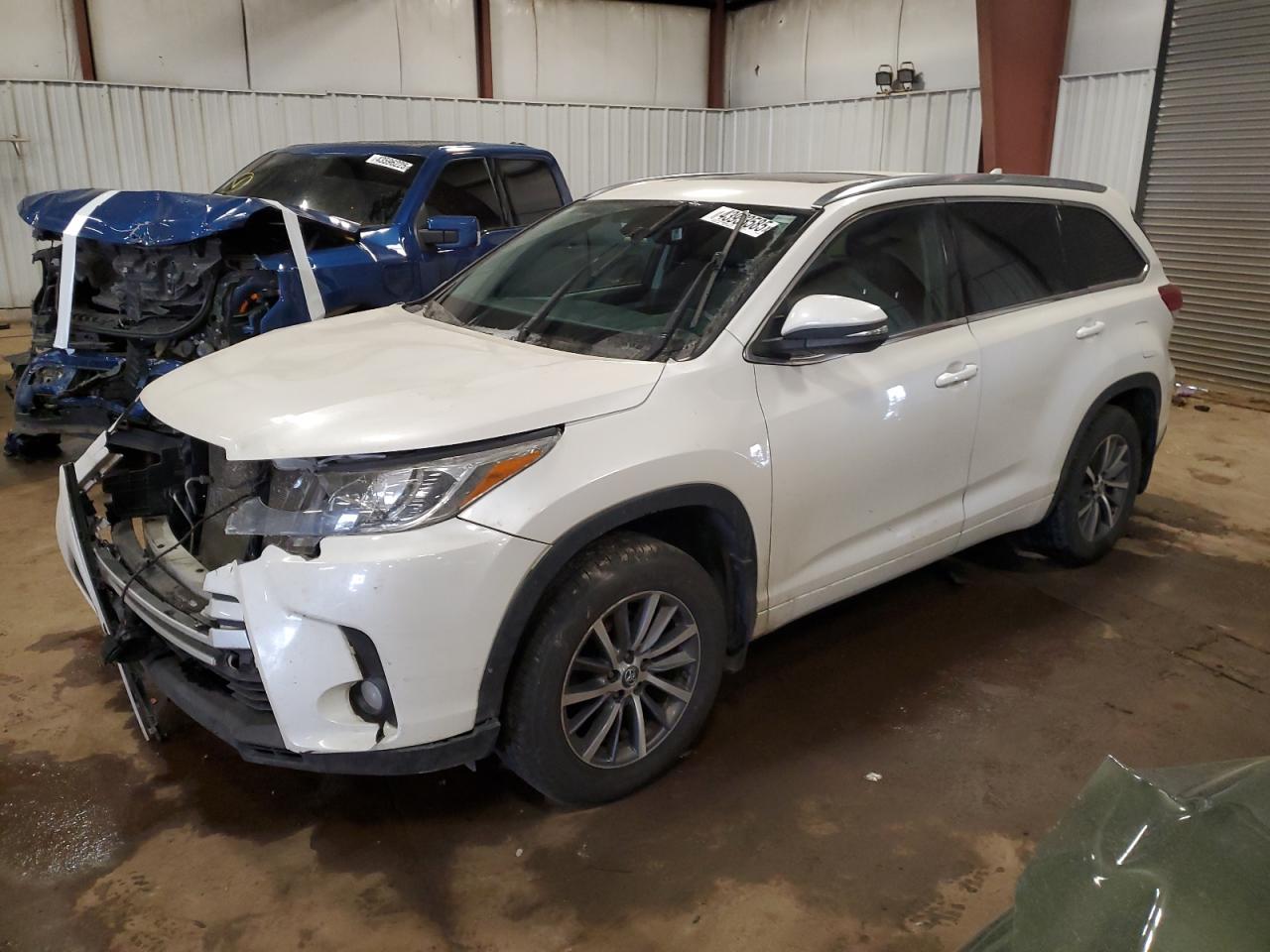 2018 Toyota Highlander - Image 1