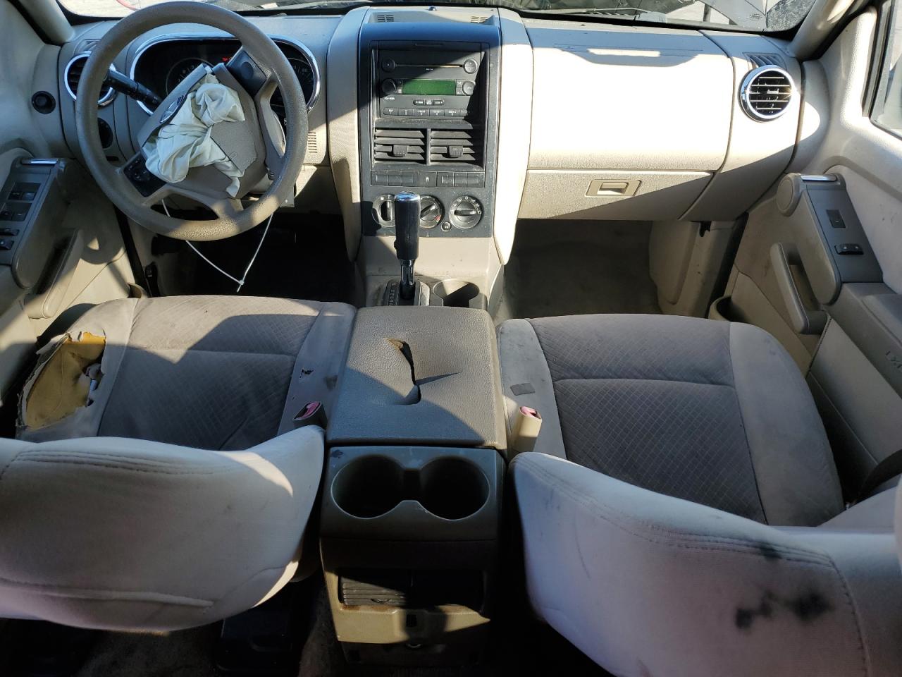 2006 Ford Explorer - Image 8