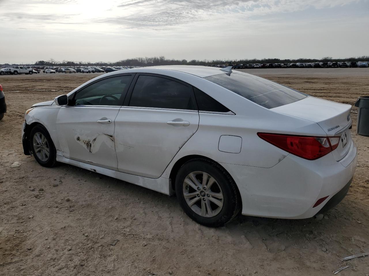 2014 Hyundai Sonata - Image 2