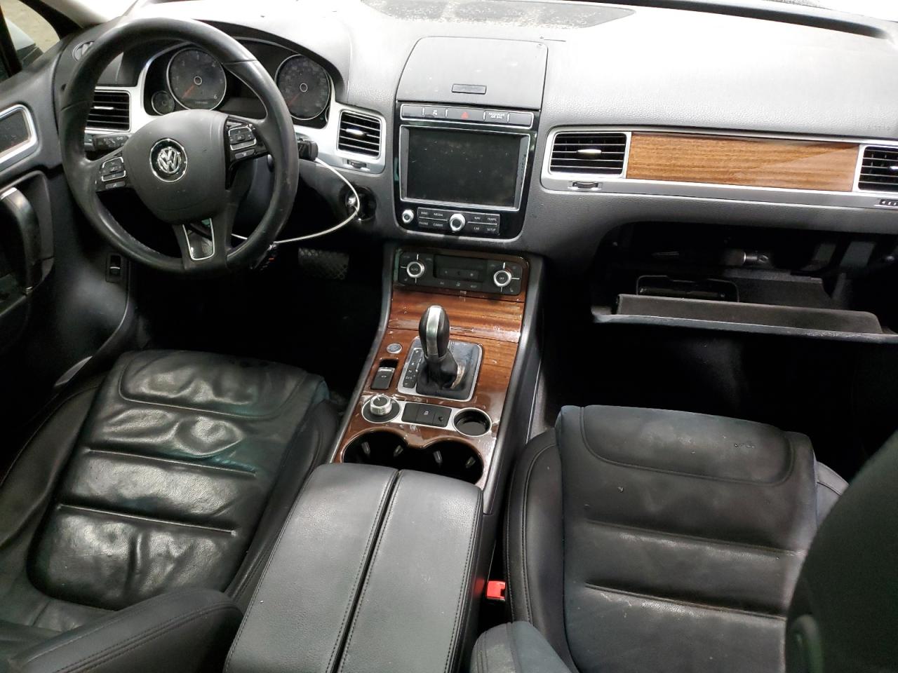 2015 Volkswagen Touareg - Image 8