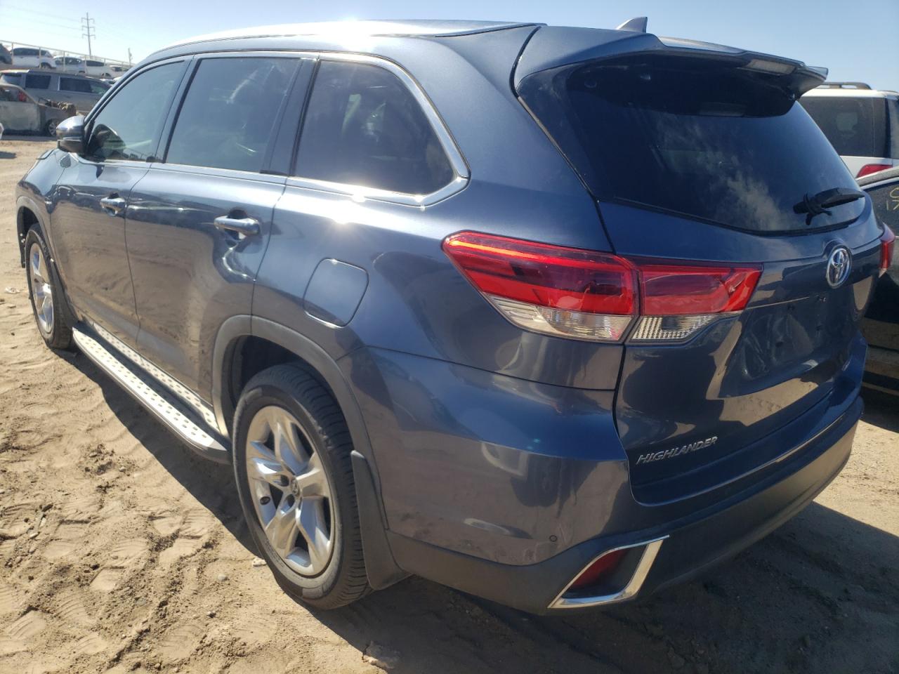 2019 Toyota Highlander - Image 2