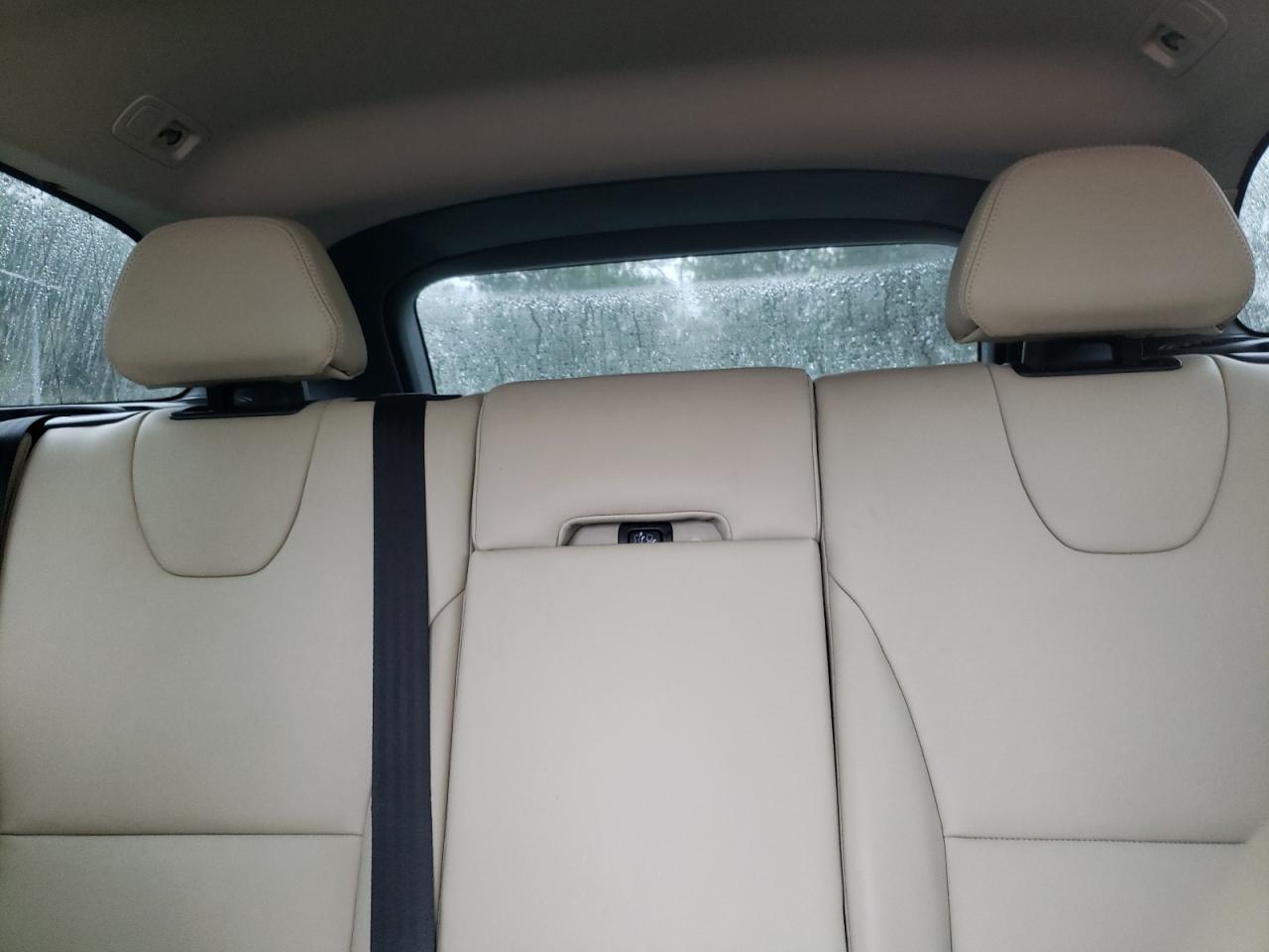 2017 Volvo XC60 - Image 10
