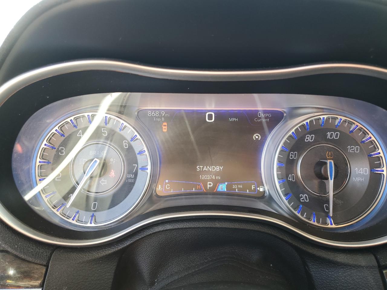 2017 Chrysler 300 - Image 9