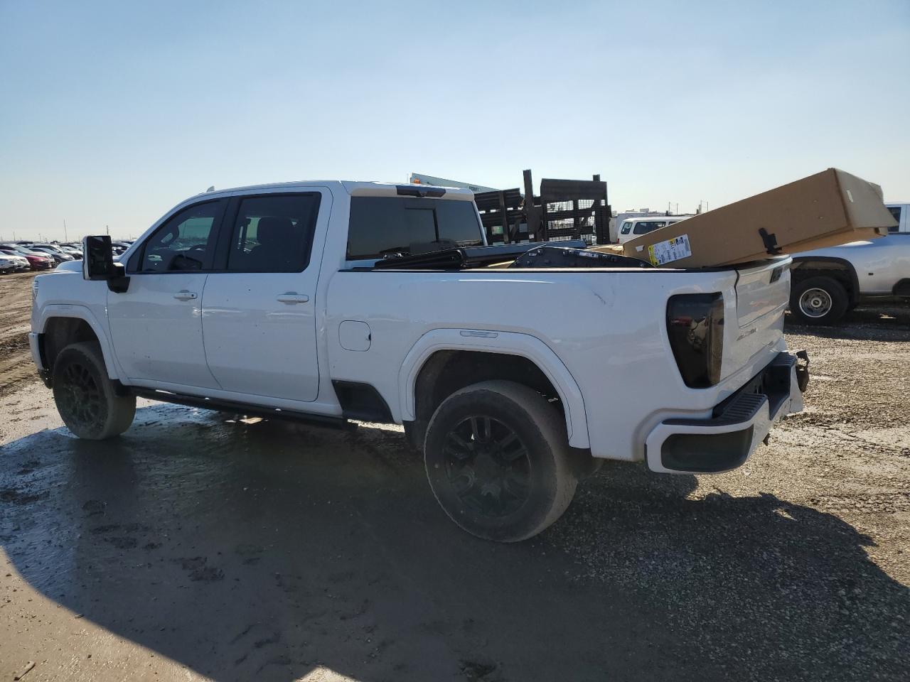 2022 GMC Sierra - Image 3
