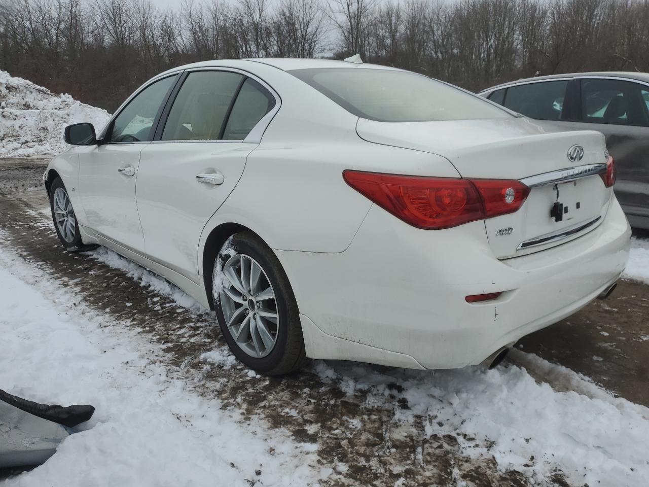 2015 Infiniti Q50 - Image 2