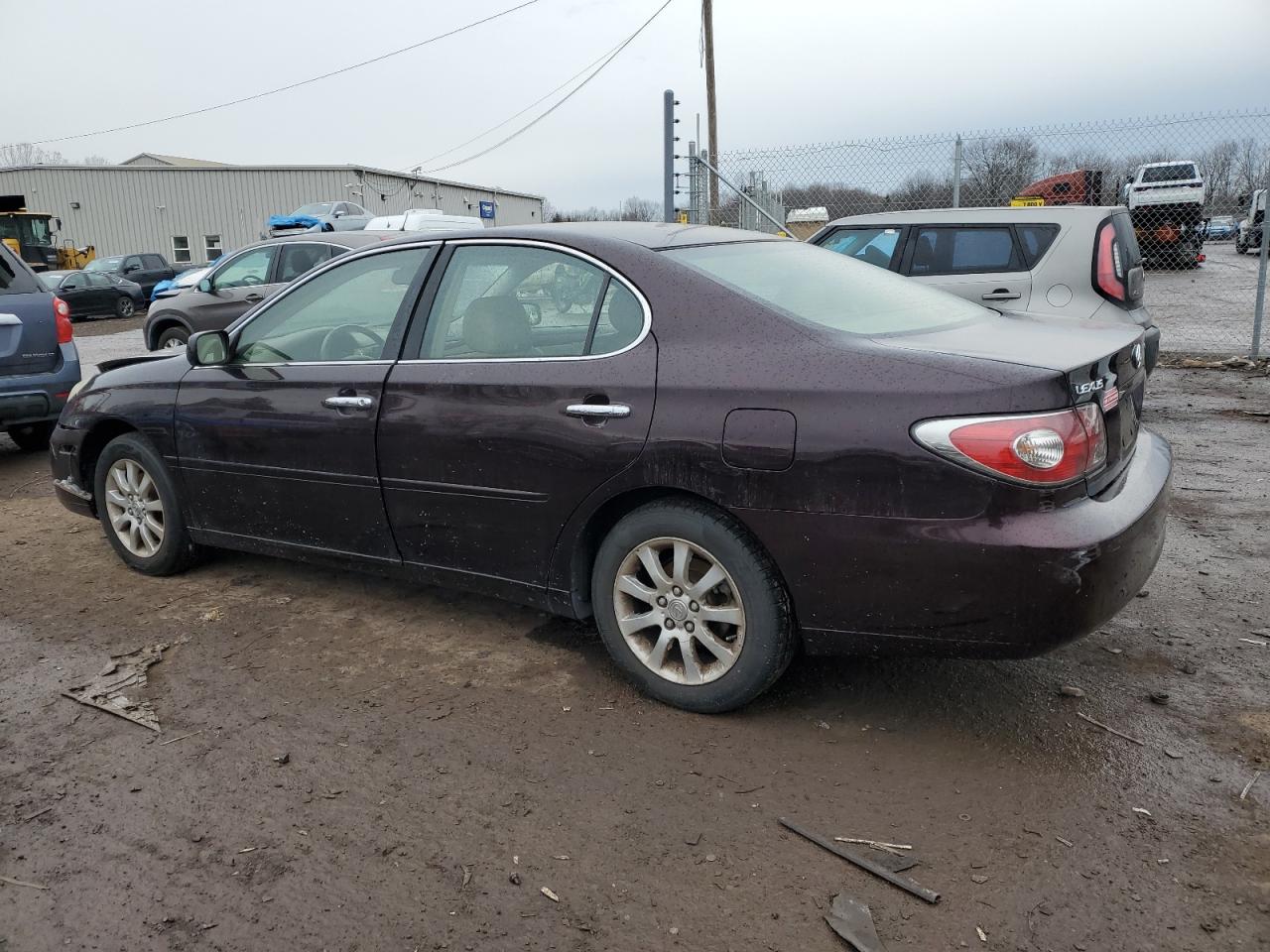 2004 Lexus ES - Image 2