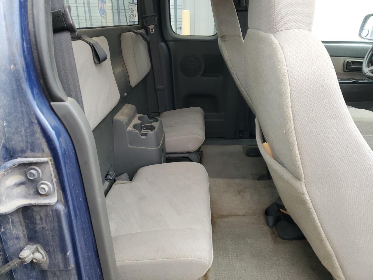 2005 Chevrolet Colorado - Image 10