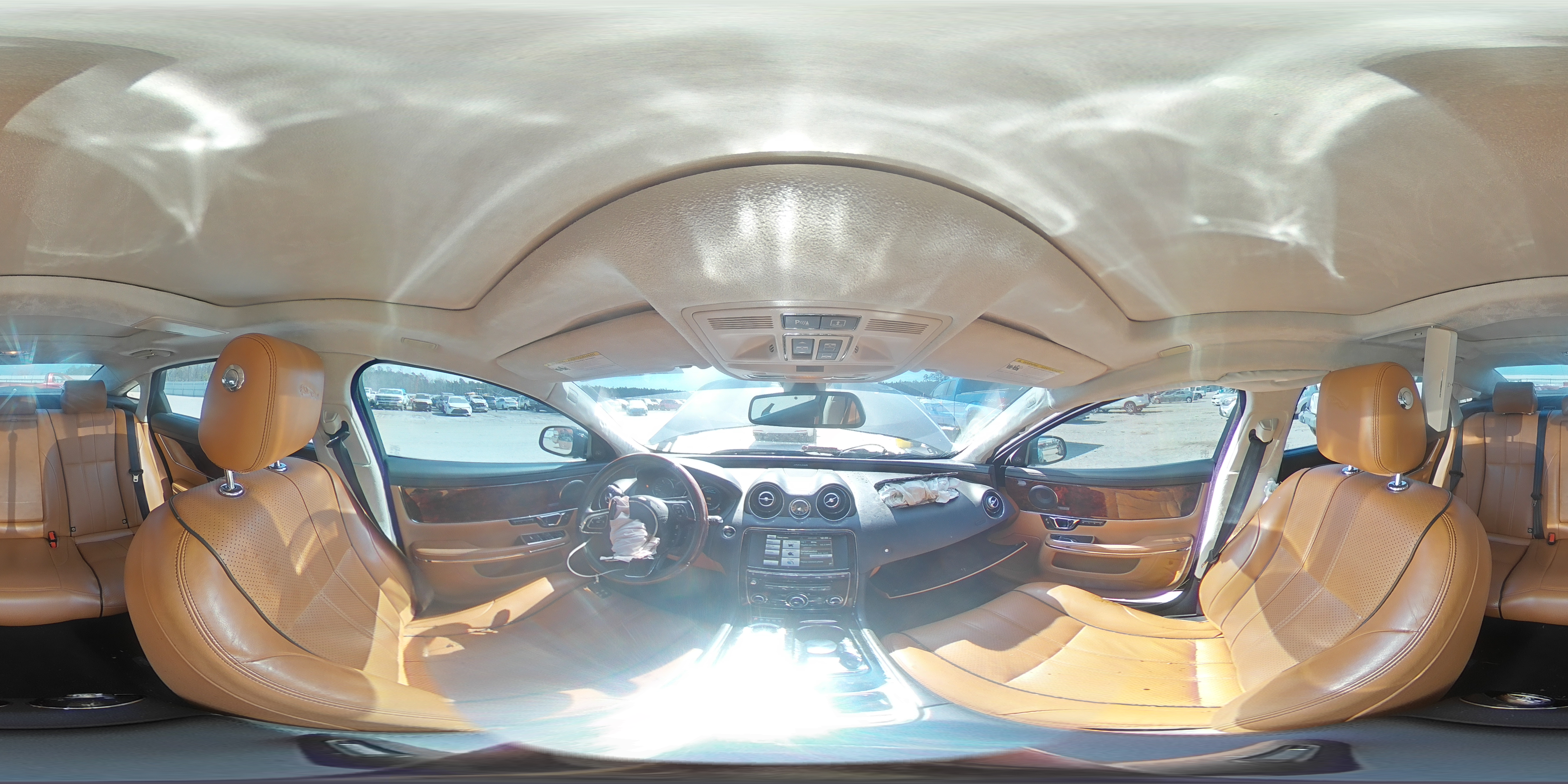 2015 Jaguar XJ - Image 13