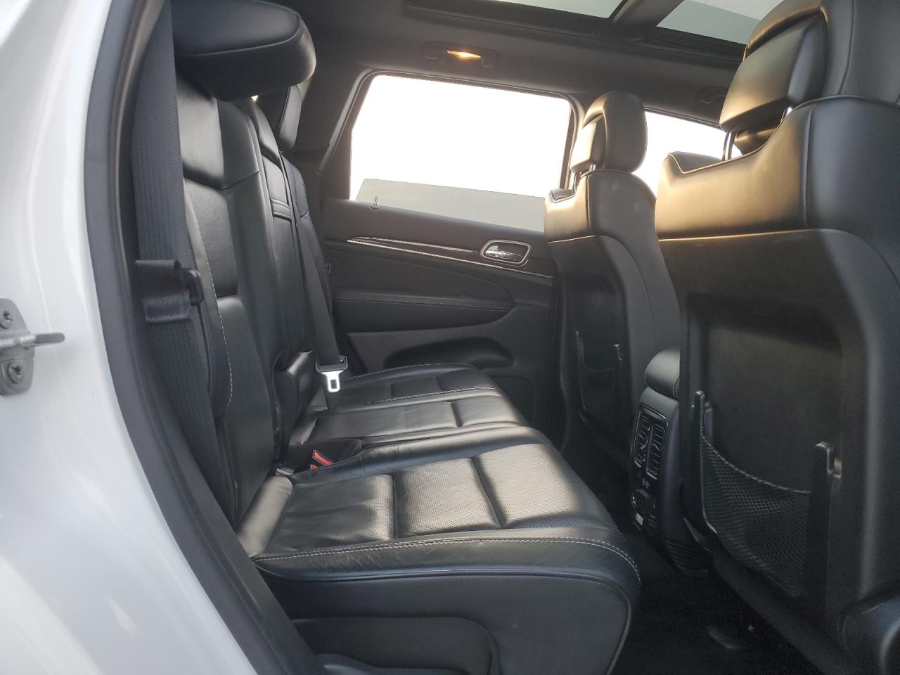 2015 Jeep Grand Cherokee - Image 11