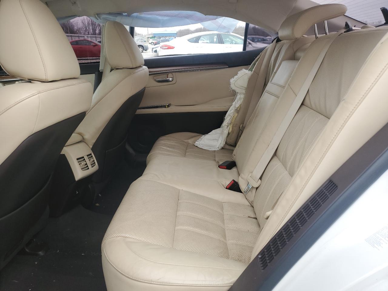 2016 Lexus ES - Image 11