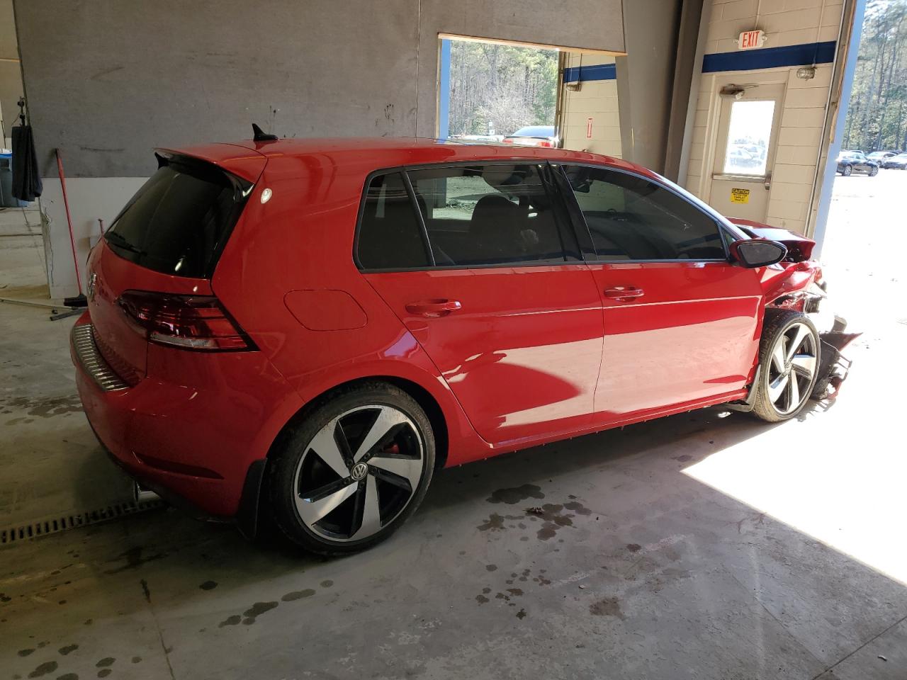 2019 Volkswagen GTI - Image 3