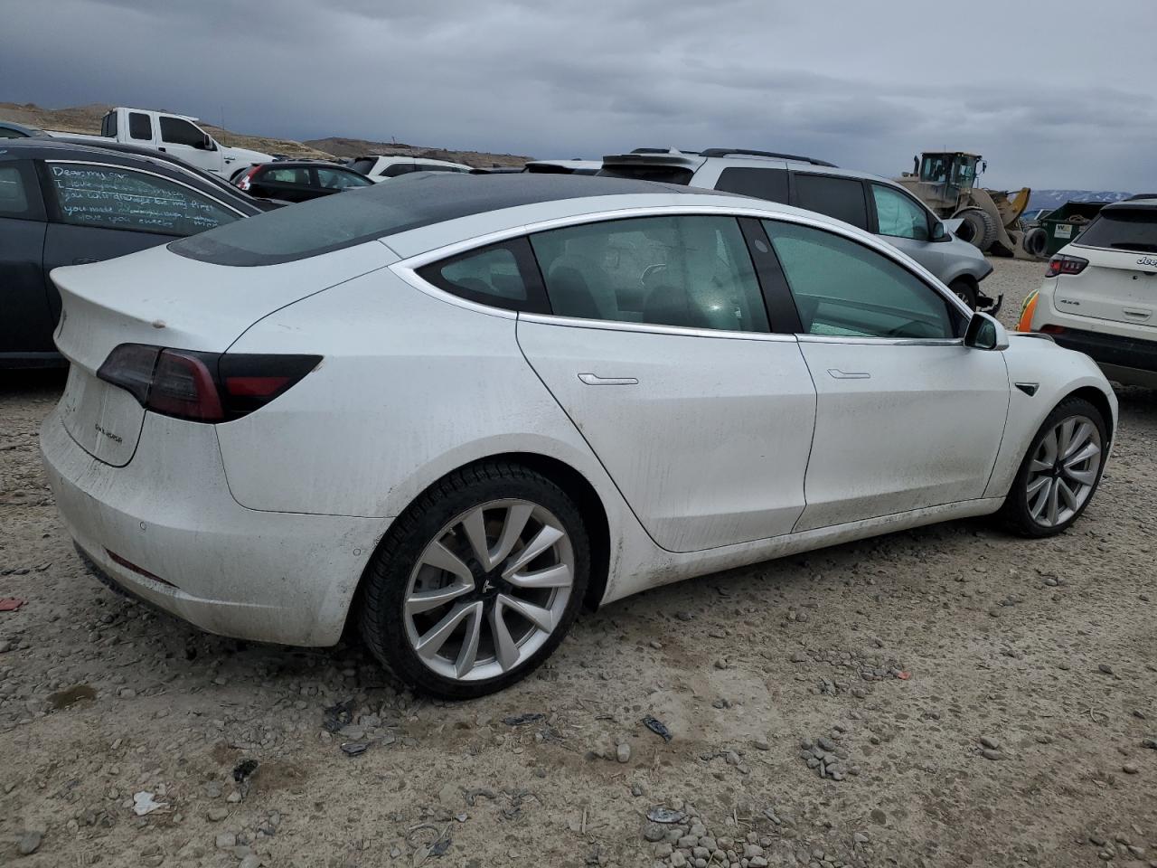 5YJ3E1EB3JF112311 TESLA MODEL 3 2018