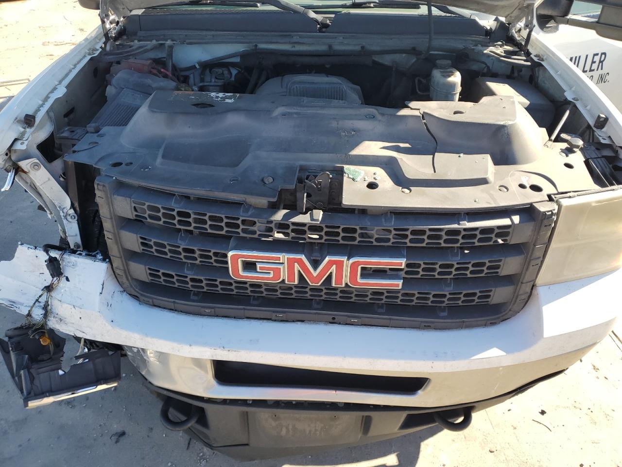 2011 GMC Sierra - Image 11