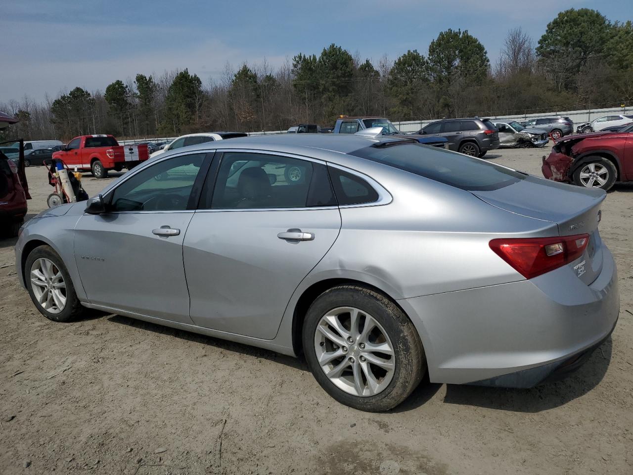 2018 Chevrolet Malibu - Image 2