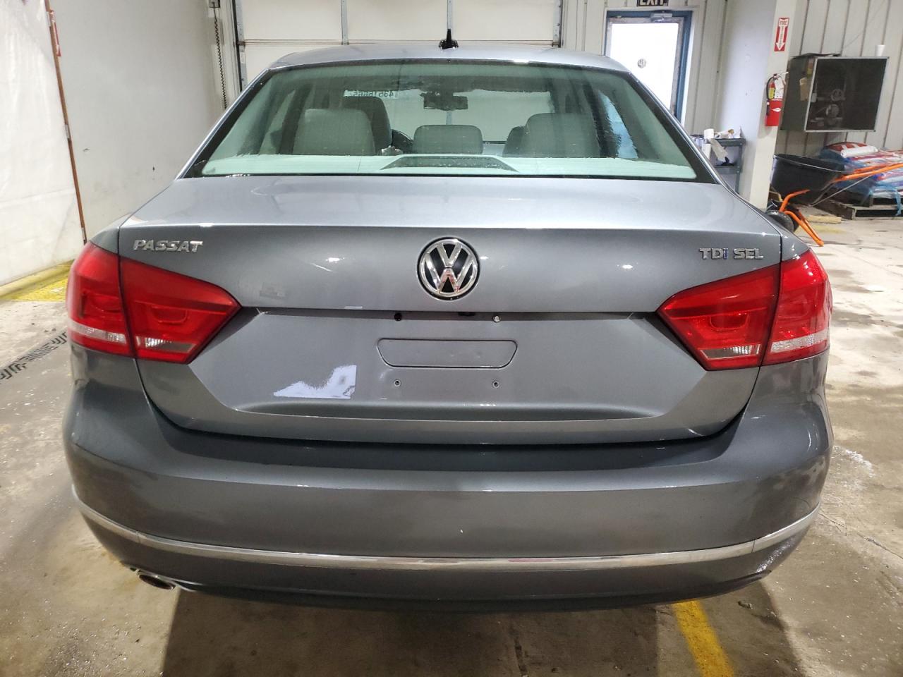 2015 Volkswagen Passat - Image 6