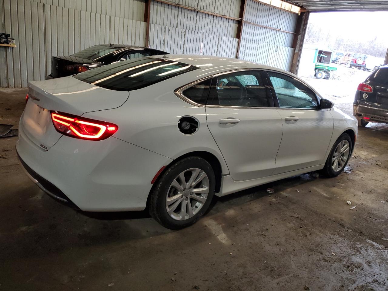 2016 Chrysler 200 - Image 3