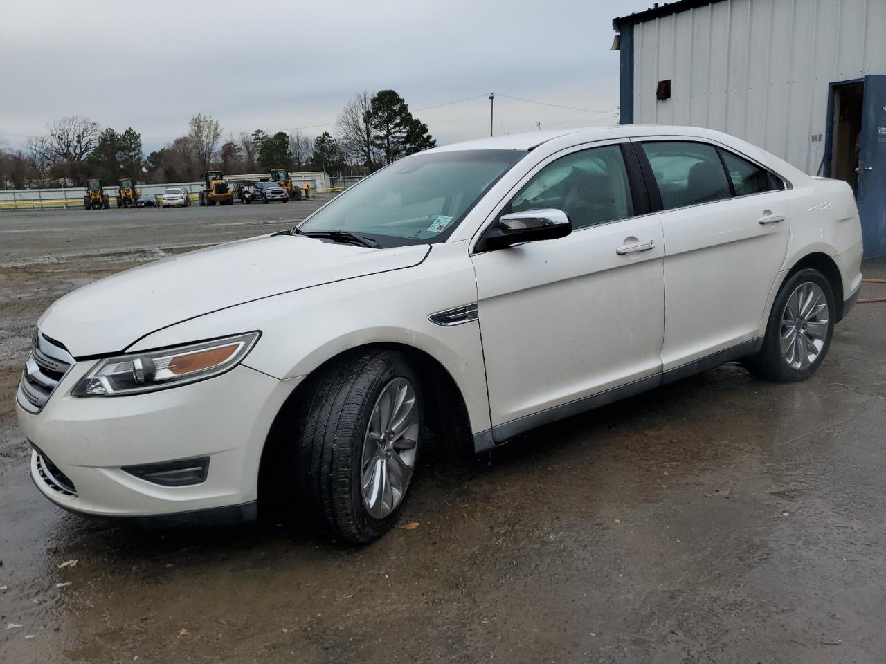 2010 Ford Taurus - Image 1