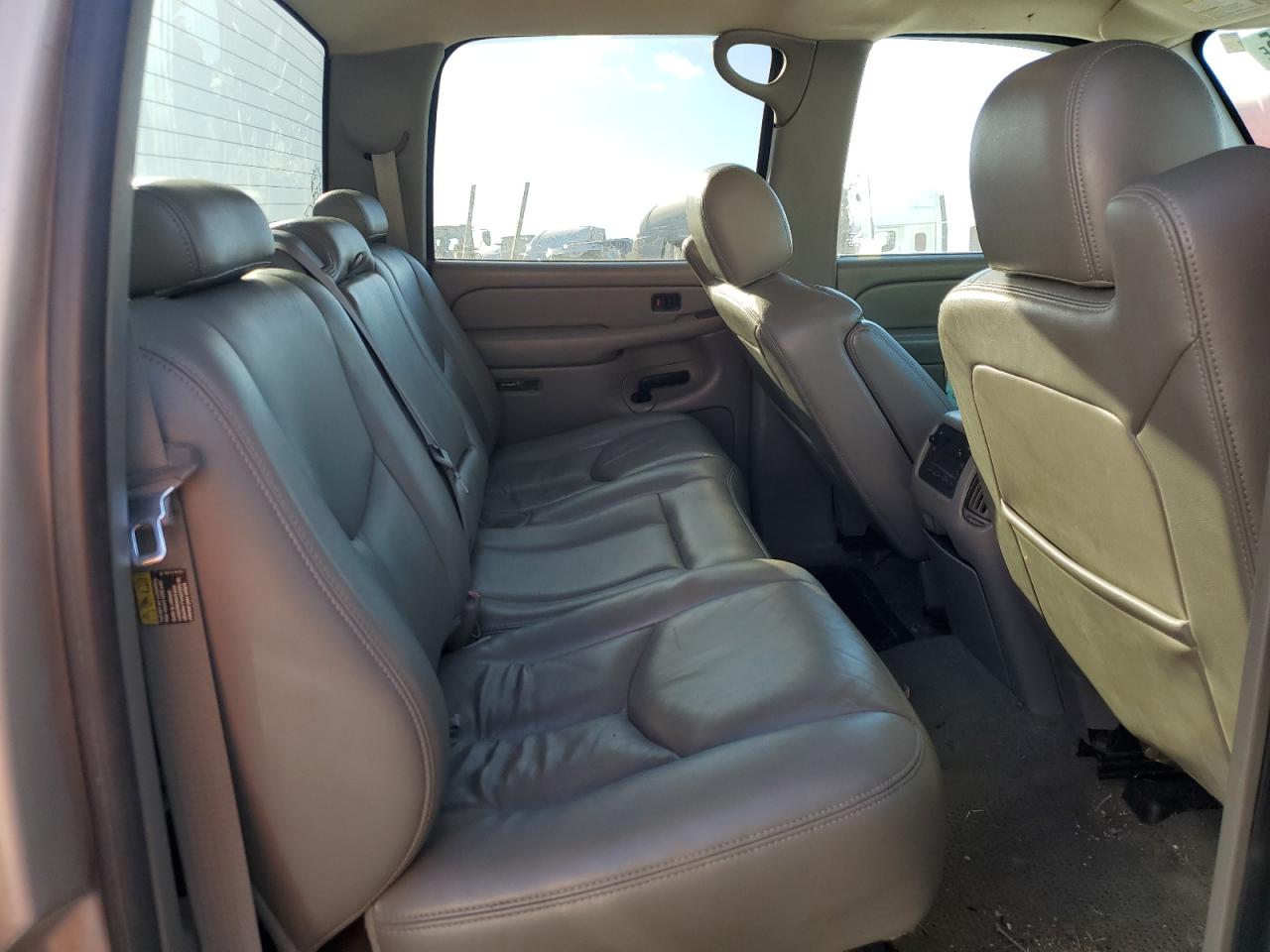 2006 GMC Sierra - Image 10
