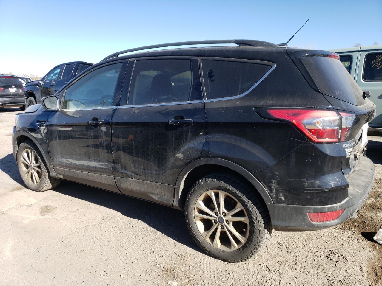 1FMCU0GD0HUD83920 FORD ESCAPE 2017