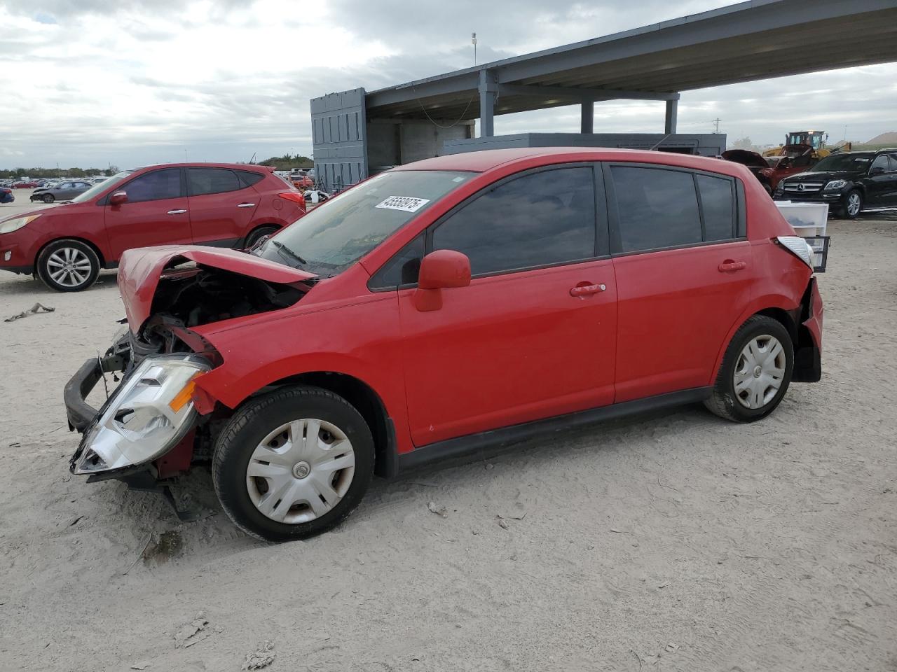 2010 Nissan Versa - Image 1