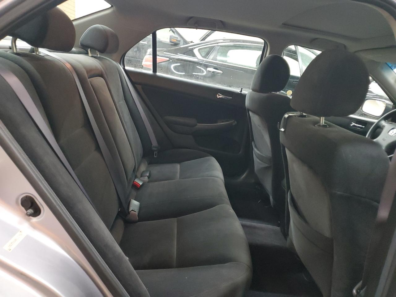 2004 Honda Accord - Image 11
