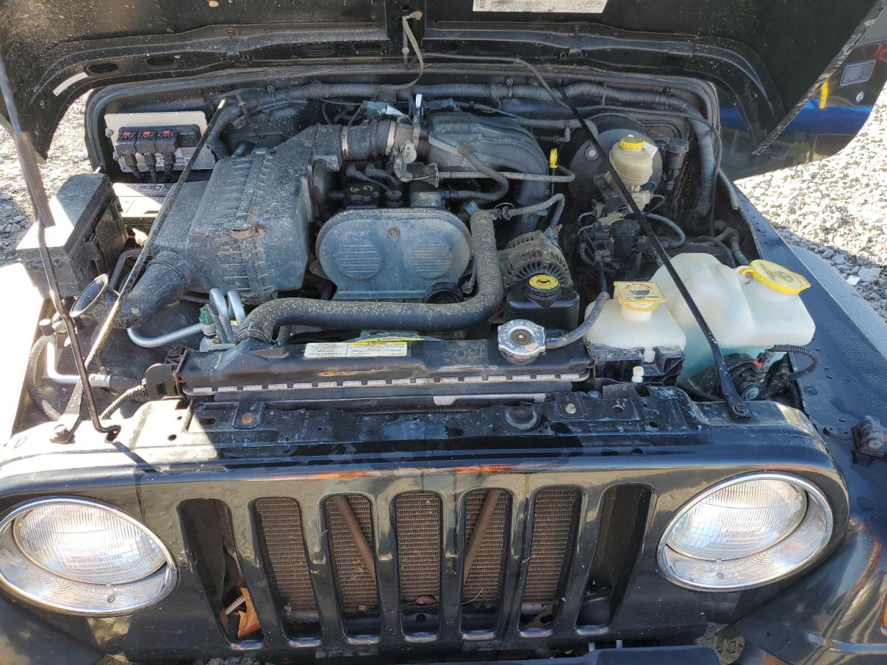 2005 Jeep Wrangler - Image 11