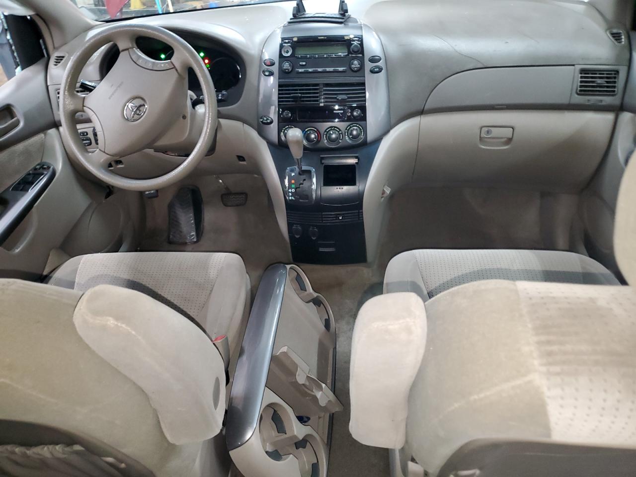 2008 Toyota Sienna - Image 8