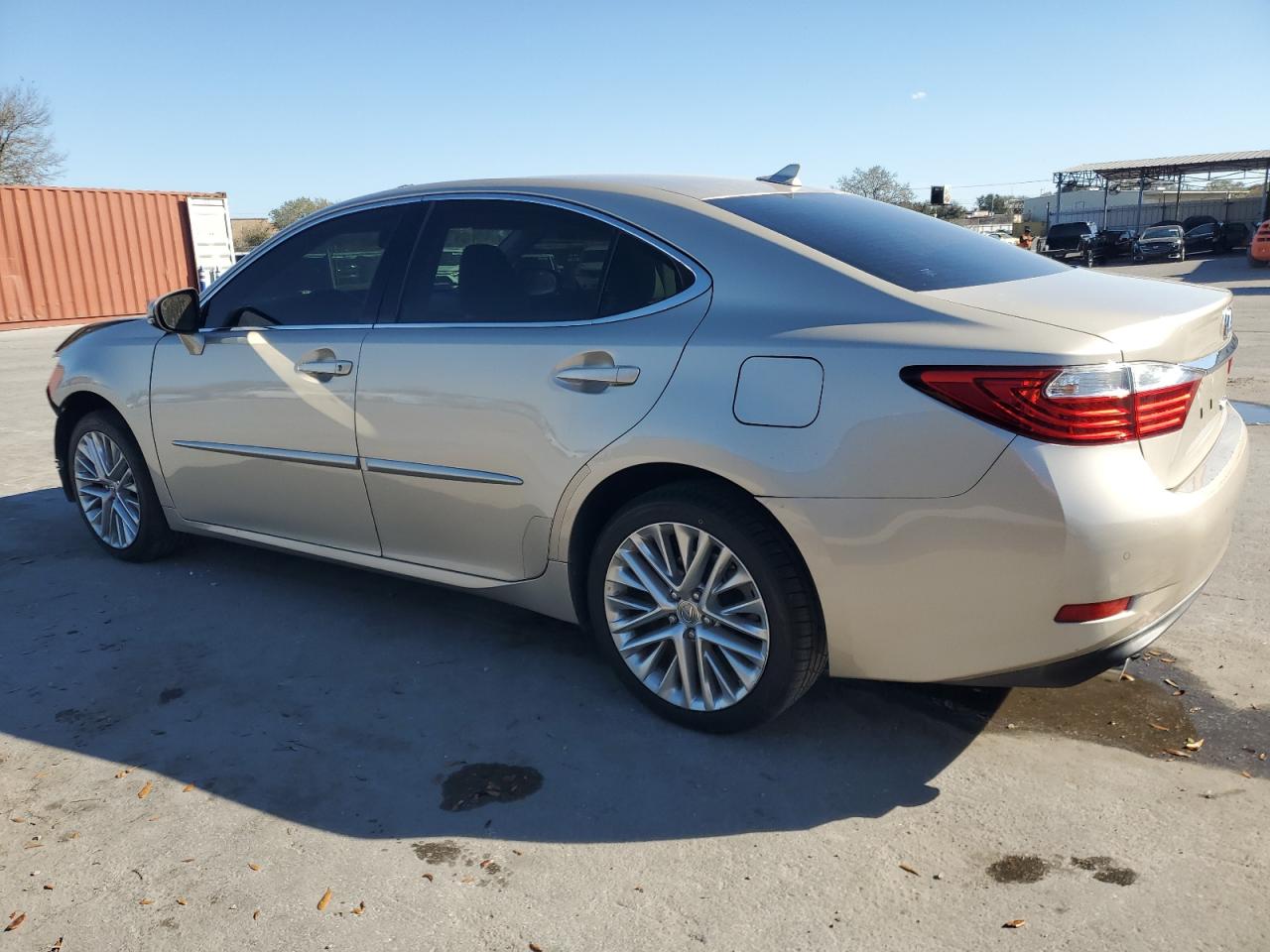 2013 Lexus ES - Image 2