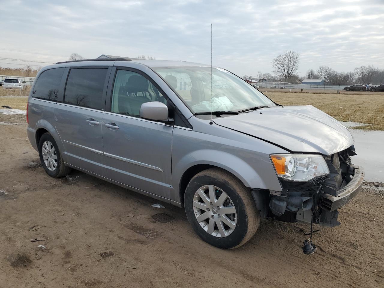 2014 Chrysler Town & Country - Image 4
